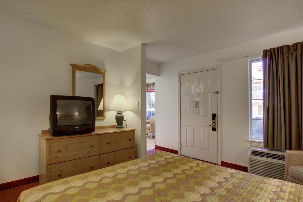Atlanta Hotel ロズウェル エクステリア 写真